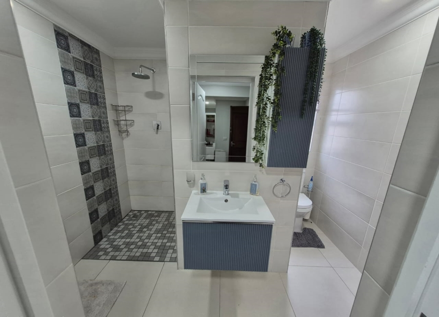 4 Bedroom Property for Sale in Monte Christo Western Cape